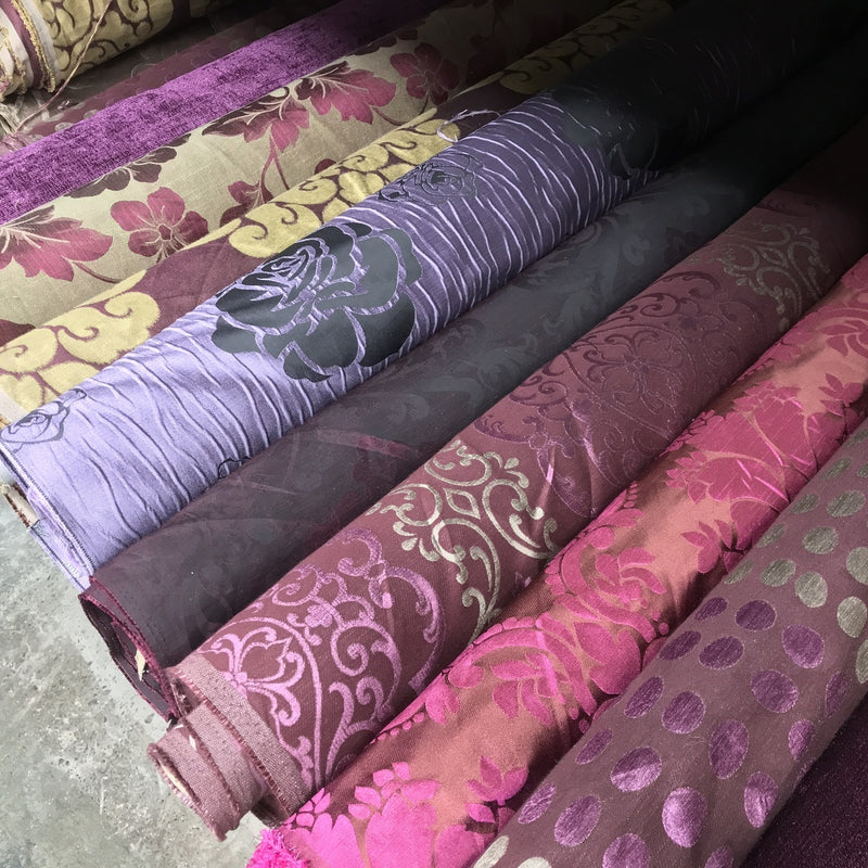 Tissu de brocart de rideau de tapisserie d'ameublement Black Rose Slub, violet