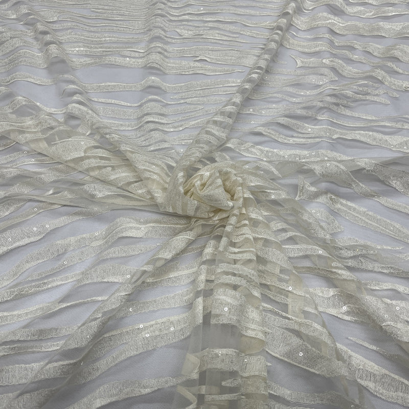 Tissu pour robe en dentelle à sequins et rayures Chantilly, ivoire