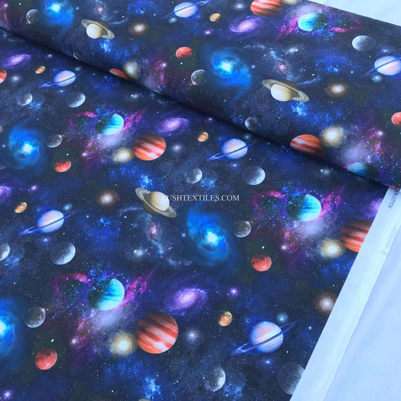 Tissu artisanal en coton numérique Galaxy Space Planets, bleu marine